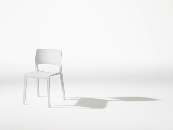 Juno 02 | Chairs | Arper