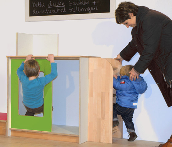Raumstation Podest | Kids storage furniture | De Breuyn