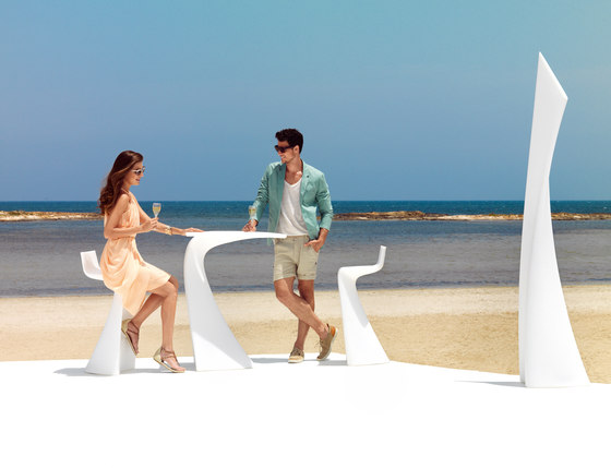 Wing table by Vondom