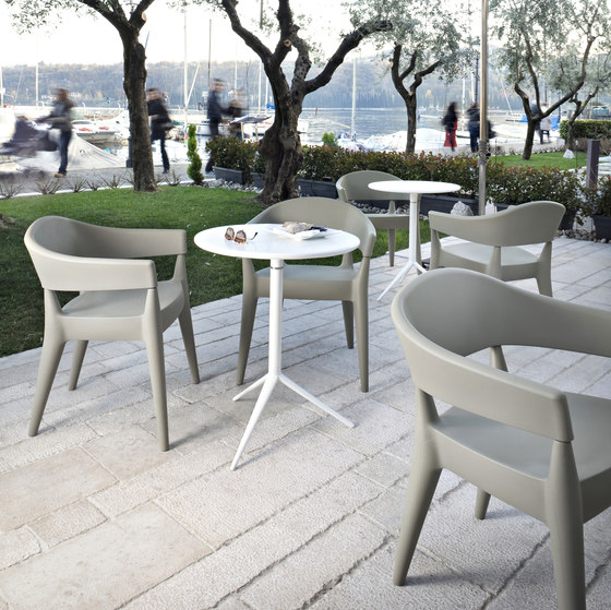 Jo Armlehnstuhl | Stühle | ALMA Design