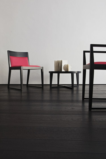 Marker Chair with armrests | Chairs | Tekhne