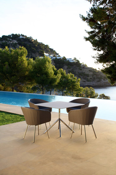 Shell Easy Chair | Sillones | FueraDentro