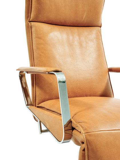 Largo with open armrest | Poltrone | Durlet