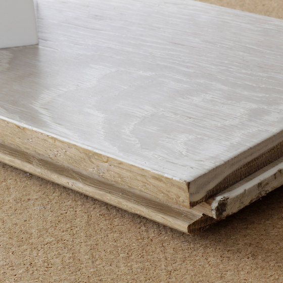 Pigmented brushed solid ash flooring | Holz | selected by Materials Council