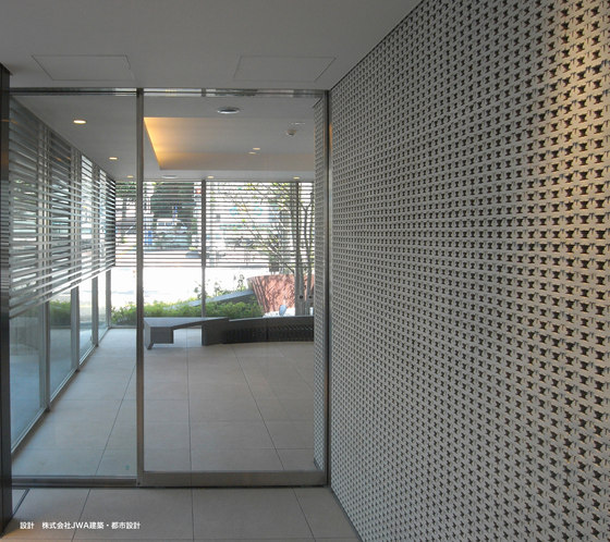 Porous model 1 wall in-situ | Systèmes de façade | Kenzan