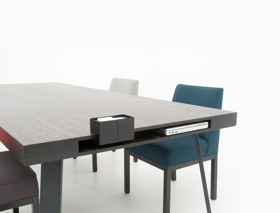 Hilde table | Dining tables | BULO
