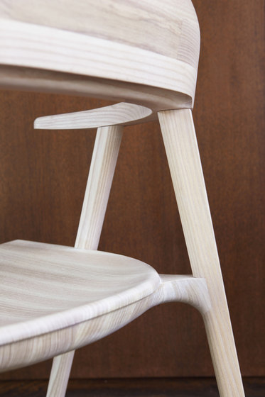 Mantis Side Chair | Sillas | BassamFellows