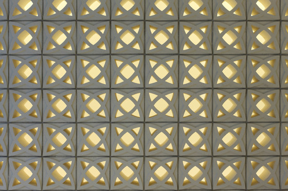Porous block 200 in-situ | Sistemi di pareti divisorie | Kenzan