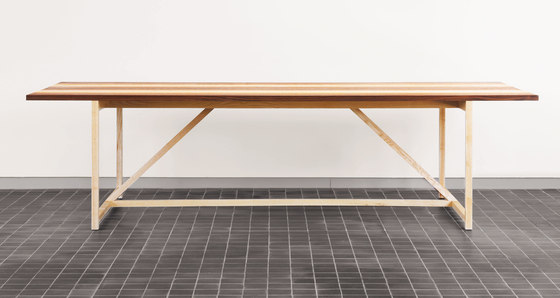 Stripe 8 Table | Esstische | BassamFellows