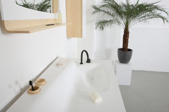 Private Space Bathroom Cabinet | Armarios de baño | ellenberger