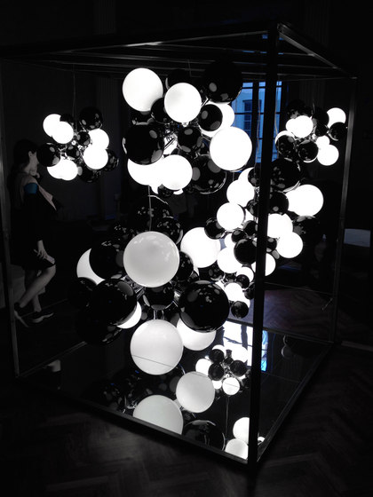 Digit Chandelier | Standing | mirrored aquamarine | Lámparas de pie | Babled