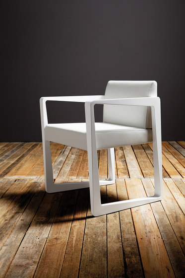 Askew armchair | Chairs | Billiani