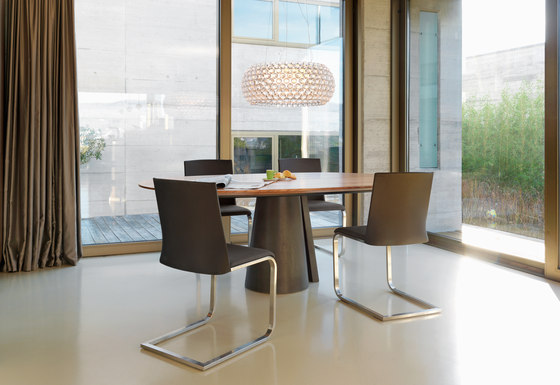 ANTO Table | Dining tables | Girsberger