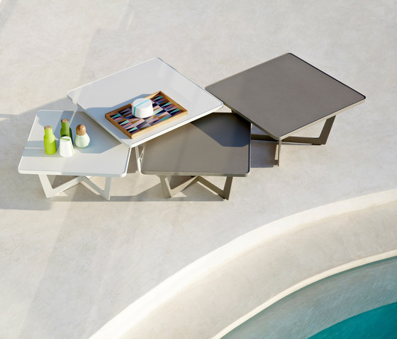 Time Out coffee table large | Mesas de centro | Cane-line