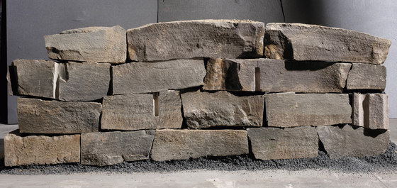 Quirrenbach Grauwacke Platten geflammt | Natural stone panels | Metten