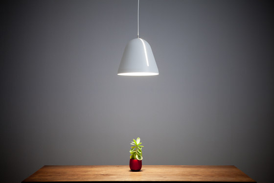 Tilt Pendant Lamp - offline | Lámparas de suspensión | Nyta
