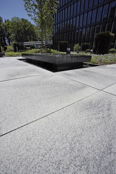 Umbriano Granitgrau-weiß, gemasert | Beton Platten | Metten