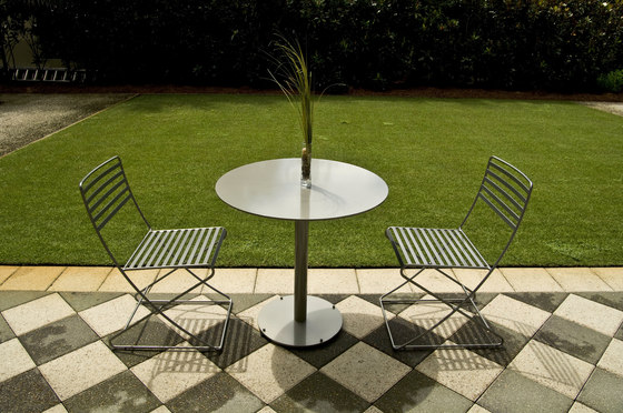 Parc Centre Chair with arms | Chairs | Landscape Forms