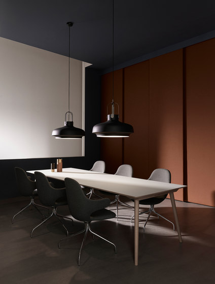 In Between SK2 Black Lacquered Oak w. Noble Aniline Black Leather | Chaises | &TRADITION