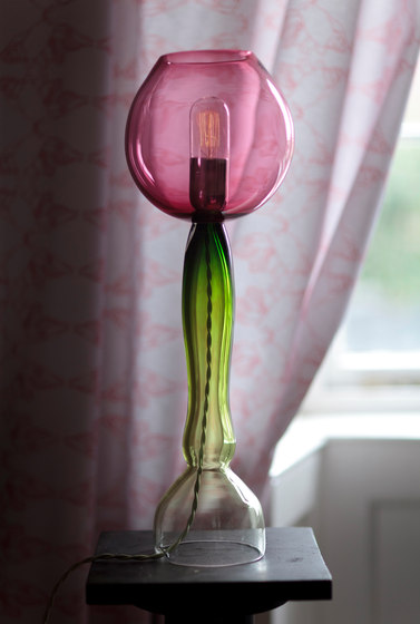 Tulip Globe Table Lamp | Lámparas de sobremesa | Curiousa&Curiousa