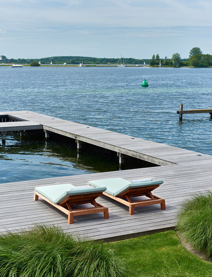GIJS Daybed | Sun loungers | Piet Boon