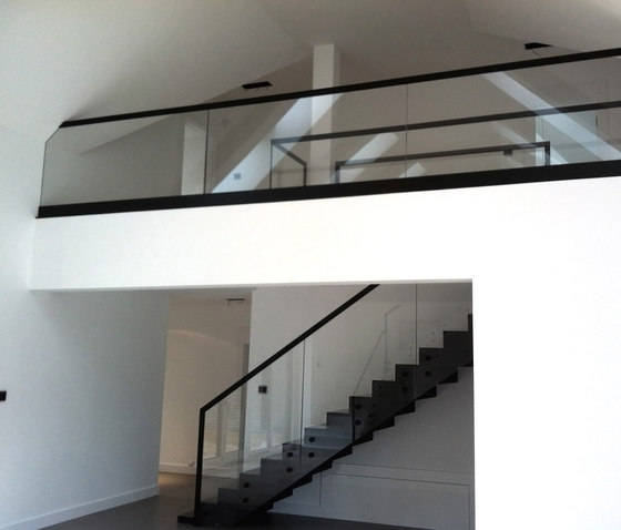 Alu Glass | Ringhiere delle scale | LEDsON