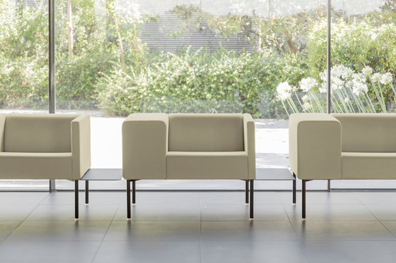 Brix with sidetable | Armchairs | viccarbe