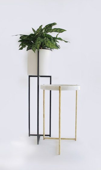Oliver Marble Tray Side Table Black | Side tables | Evie Group