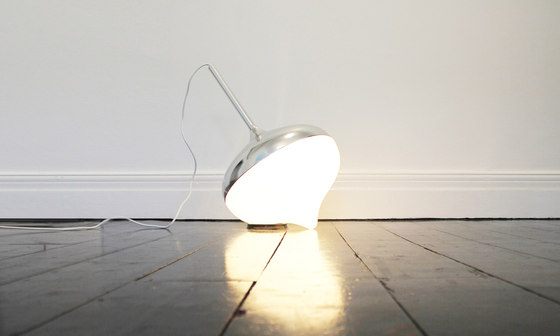 Spun Small Table Lamp Gold | Lámparas de sobremesa | Evie Group