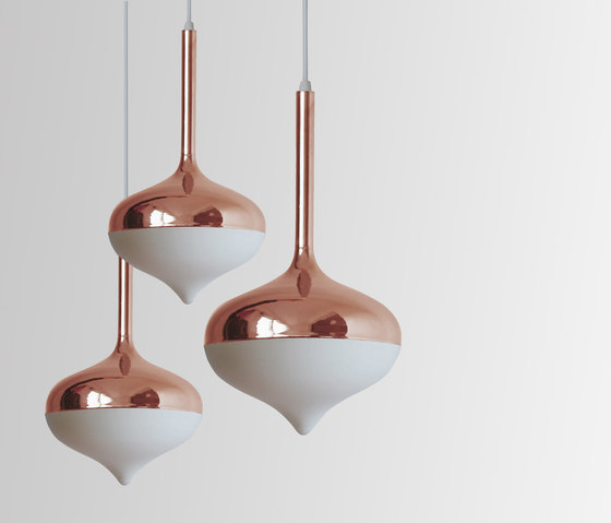 Spun Medium Table Lamp Gold | Luminaires de table | Evie Group