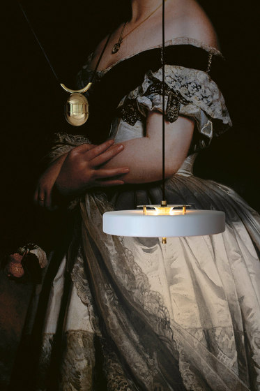 Revolve Rise & Fall Pendant Lamp | Suspended lights | Bert Frank