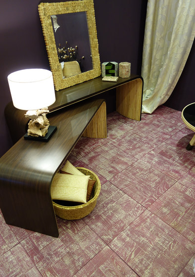 Antique colour flooring | Planchers bois | Deesawat