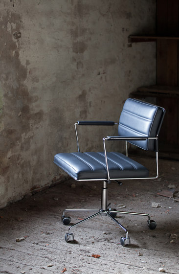 Time Chair | Chaises | House of Finn Juhl - Onecollection