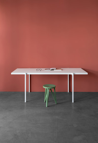 DL5 NEO rectangular dining table with steel frame | Tavoli pranzo | LOEHR