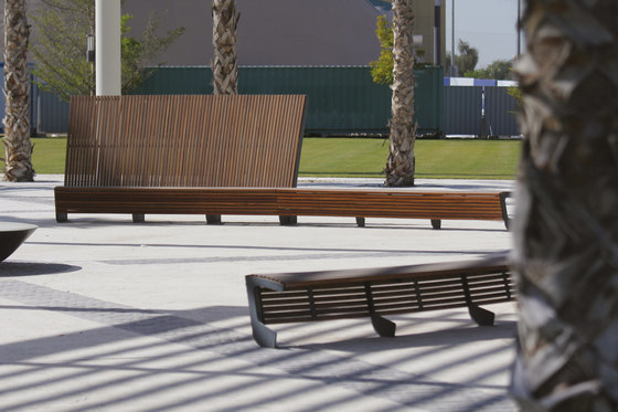 landscape | Curved park bench with high backrest | Benches | mmcité