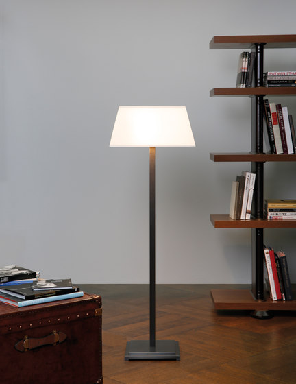Warry Bronzo reading lamp | Free-standing lights | Promemoria