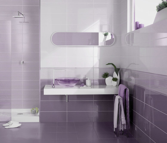 Bagno piastrelle o smalto: rinnovare il bagno low budget. idee per ... Piastrelle a righe verticali