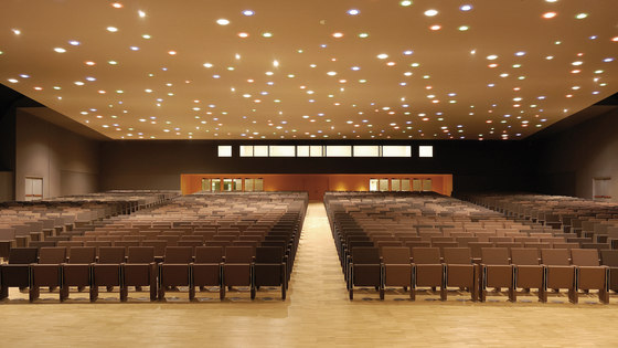M100 with floor-length sides | Auditorium seating | Lamm