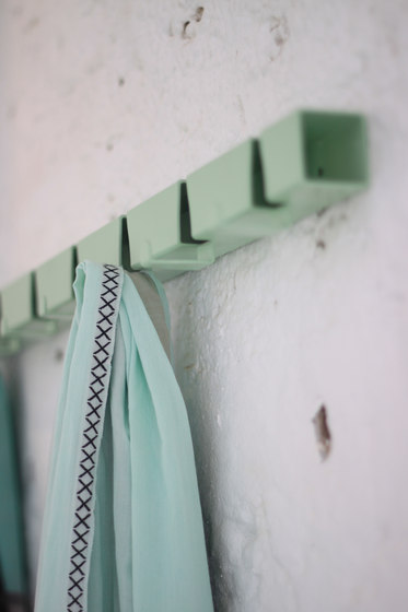 Coatrack By The Meter 5 Hooks | blue | Barre attaccapanni | Vij5