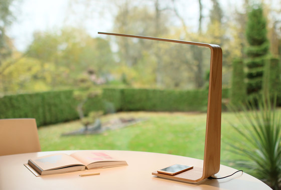 Led8 & QI Desk Lamp | Luminaires de table | TUNTO Lighting