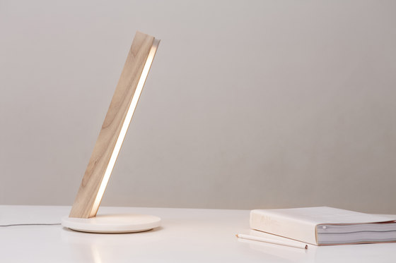 Led40 & QI Desk Lamp | Lampade tavolo | TUNTO Lighting