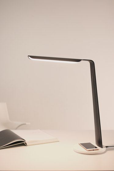 Swan & QI Desk Light | Table lights | TUNTO Lighting