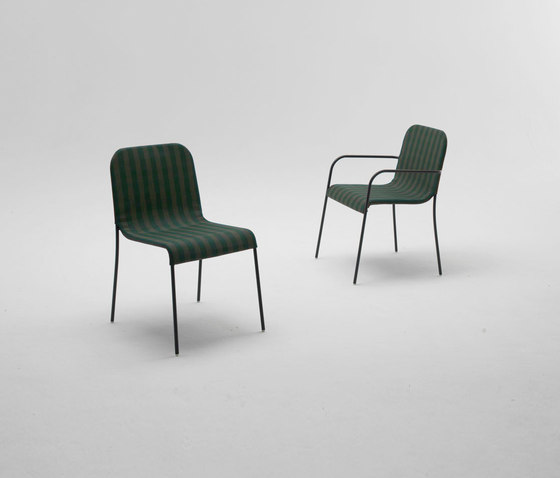 Mira | Chair with armrests | Sillas | Paola Lenti