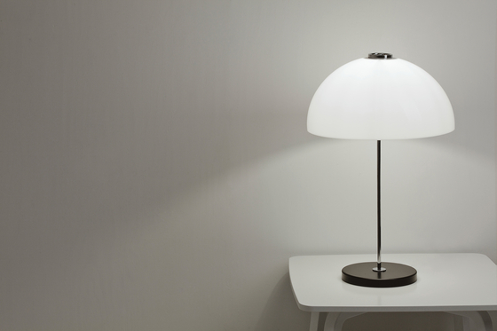 Kupoli table lamp, white | Lámparas de sobremesa | Innolux