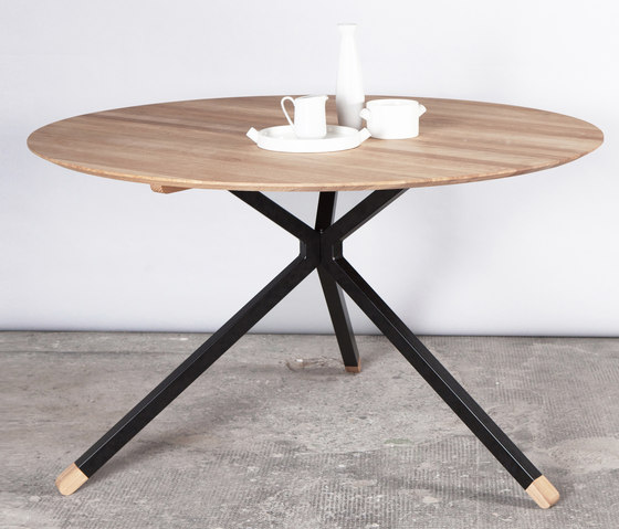 Frisbee Coffee Table small | Tables d'appoint | Herman Cph