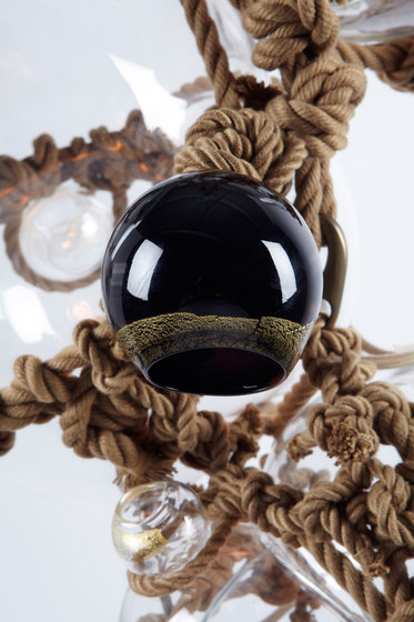 Knotty Bubbles Sconce - Large (Natural/Clear) | Lámparas de pared | Roll & Hill