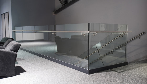 LK60 curved glass railings | Treppengeländer | Steelpro