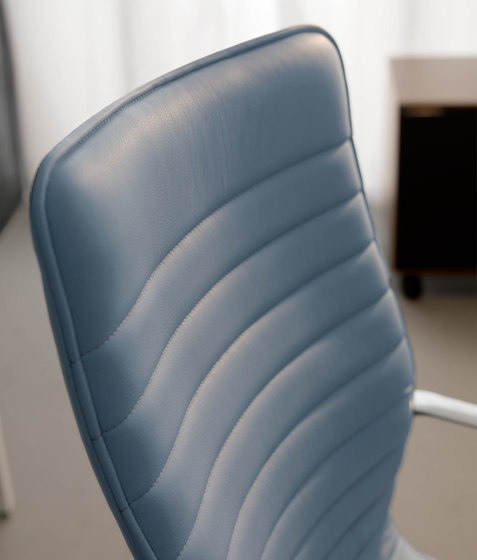 Ice 977 | Office chairs | Quinti Sedute