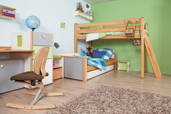 mittleres Hochbett mit Schränken | Kinderbetten | De Breuyn
