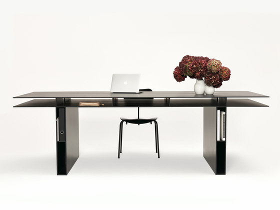 Donald Discussion table | Mesas comedor | New Tendency